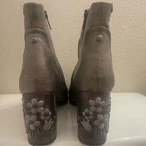 PIKOLINOS Gray Heeled Boots with Artistic Design